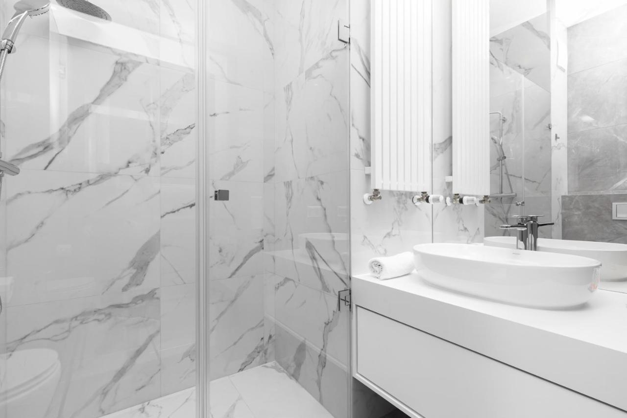 Premium Apartments Business Center By Renters Prestige Варшава Экстерьер фото